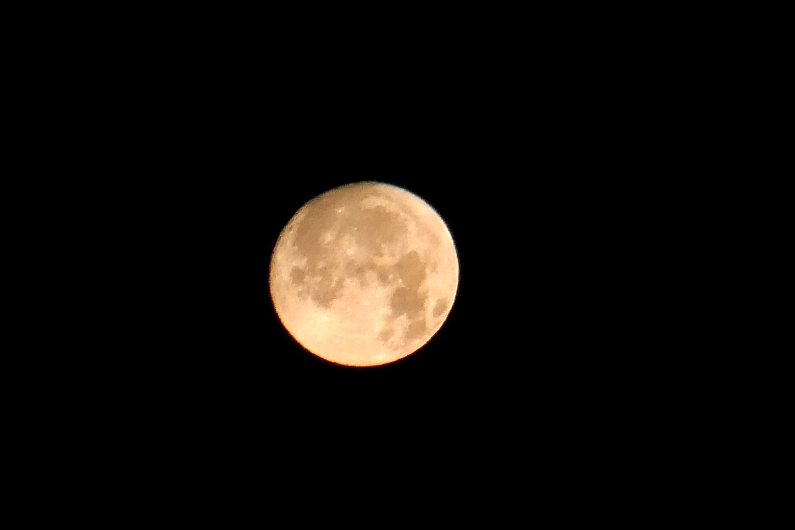 8. 8. D. Polna luna