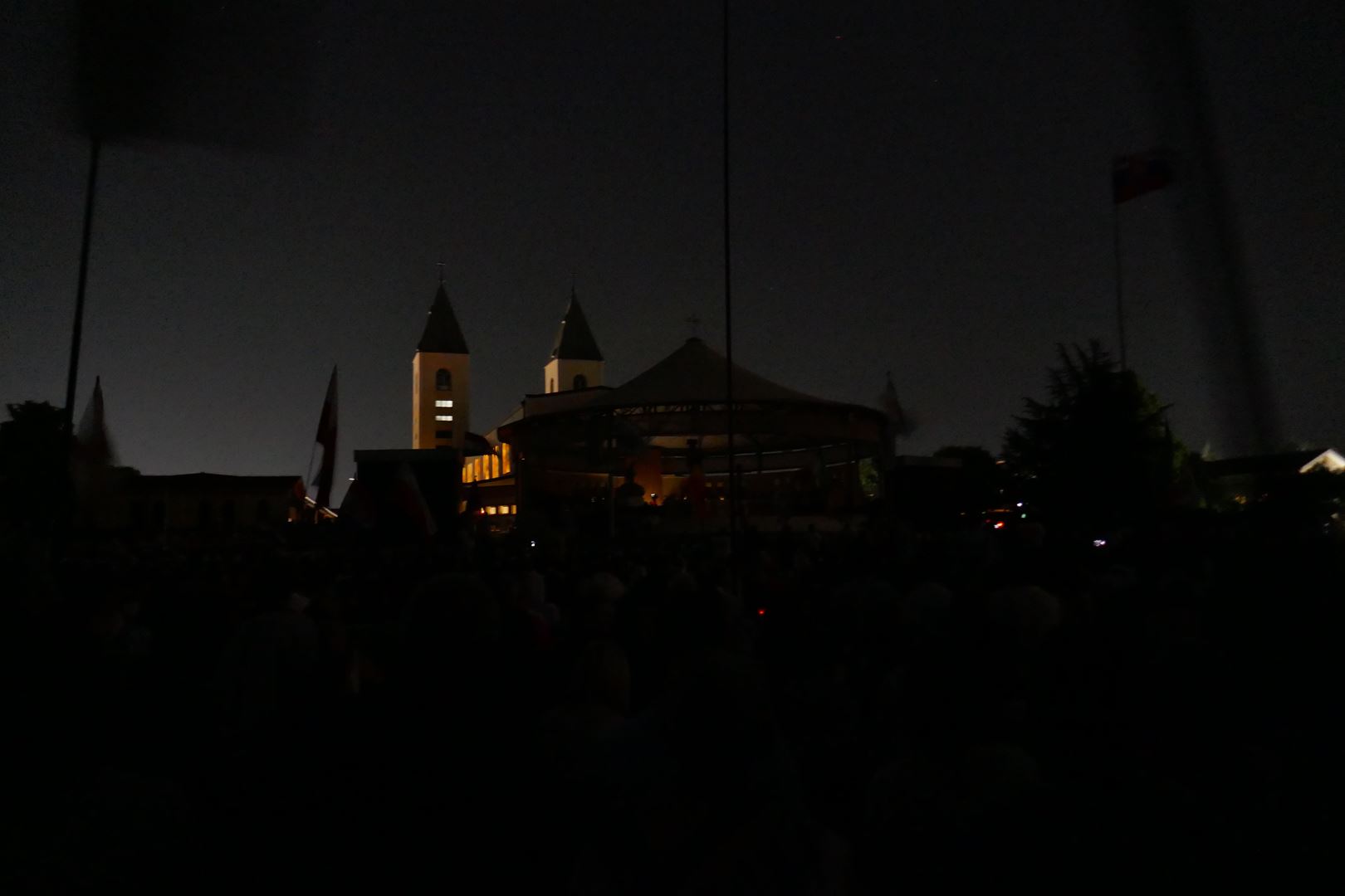 6. 8. P. Molitev ob Svečah