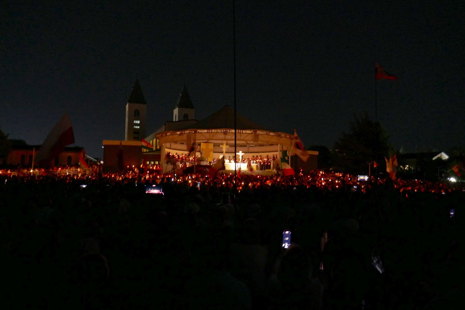 6. 8. P. Molitev ob Svečah
