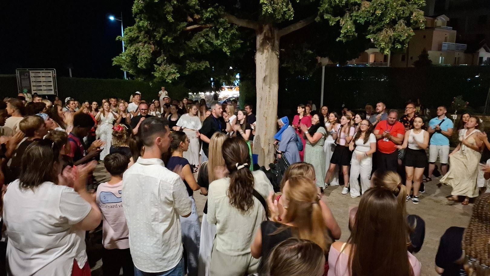 6. 8. P. Nočni spored pred Cerkvijo