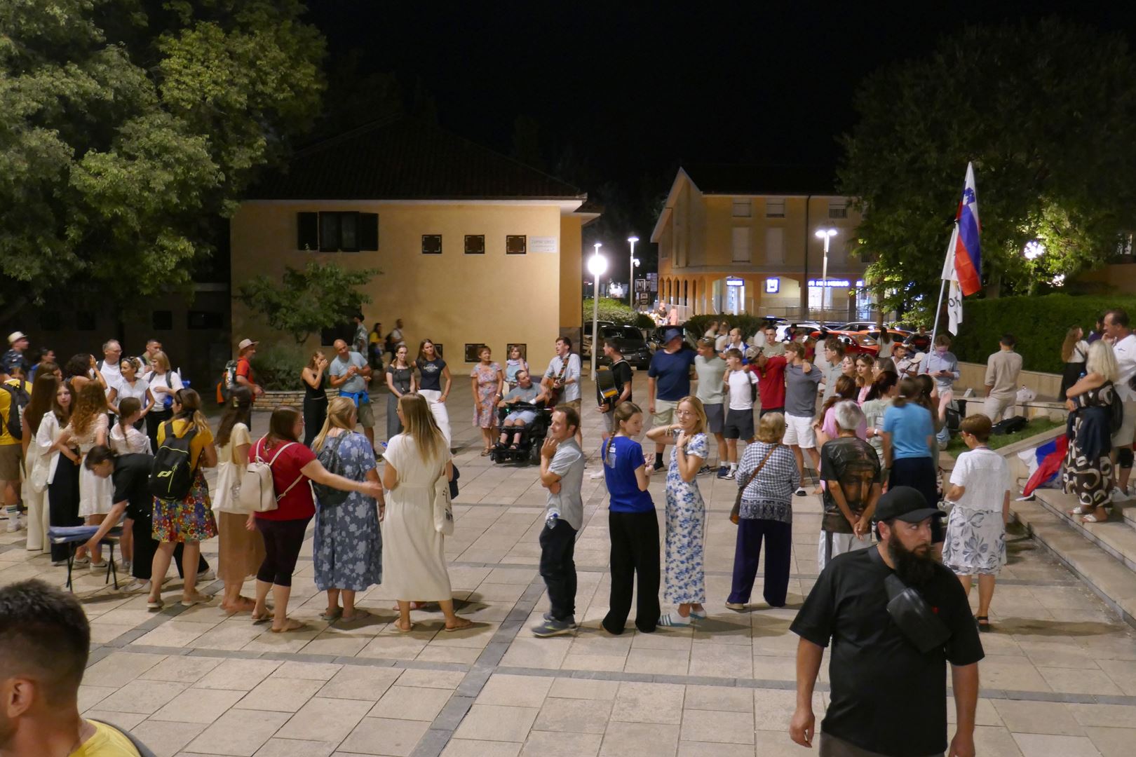 5. 8. P. Nočni spored pred Cerkvijo