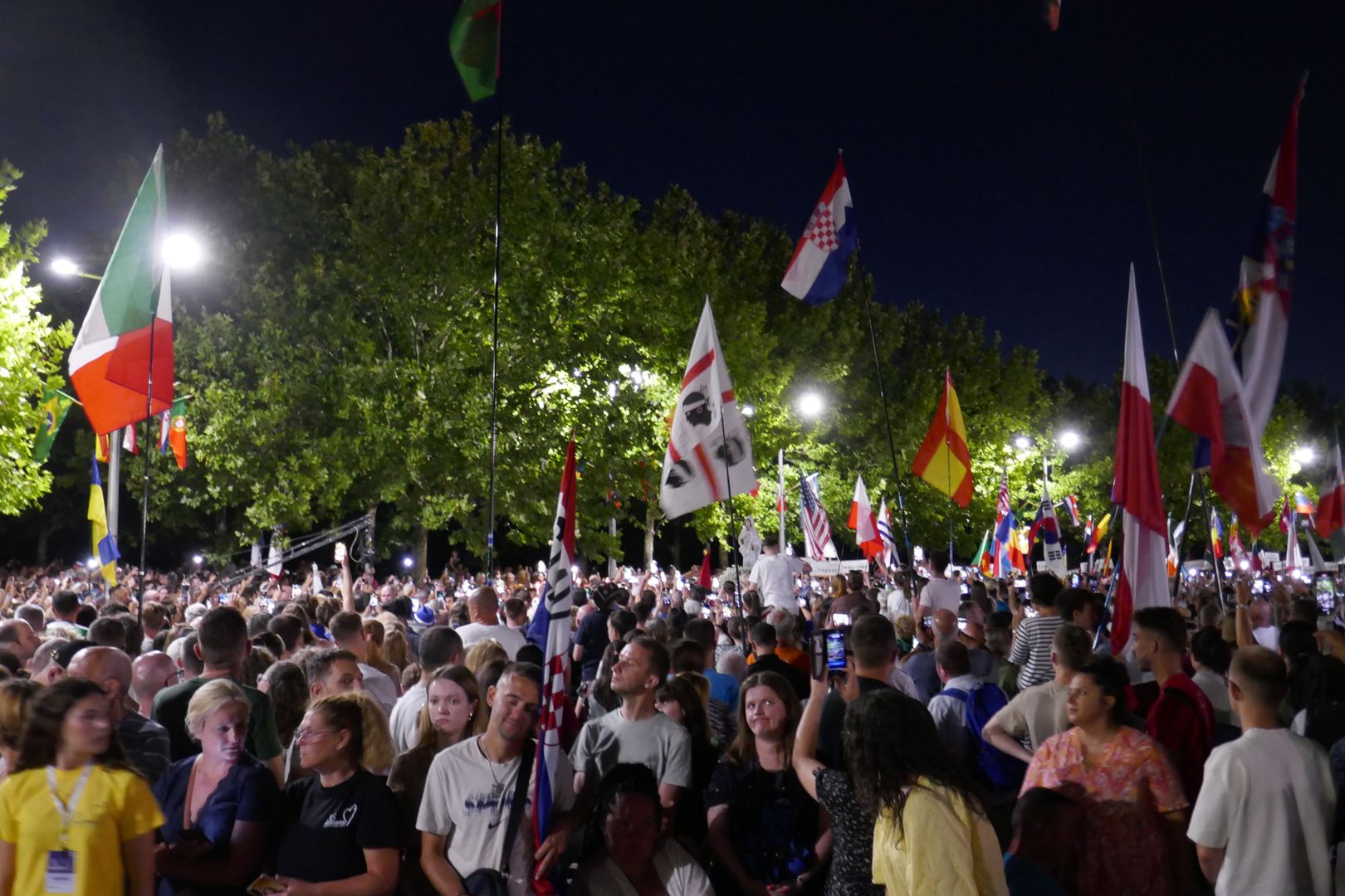 5. 8. P. Procesija z Marijinim kipom